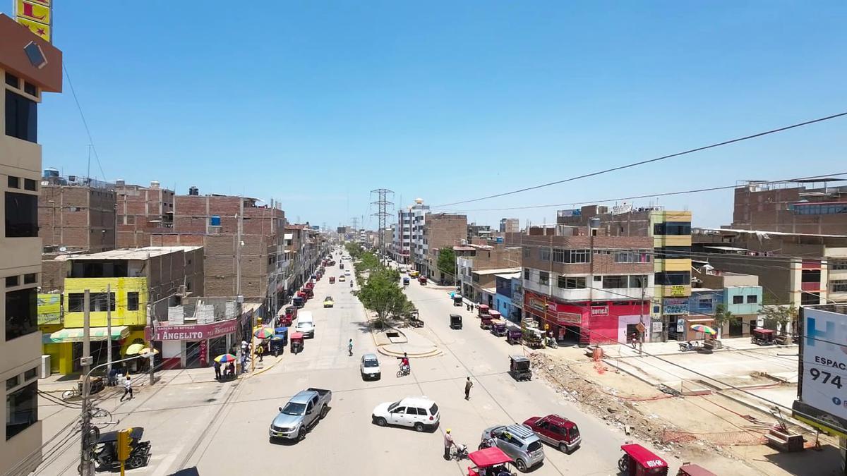 VENTA DE LOCAL COMERCIAL EN AV. FERNANDO BELAÚNDE TERRY